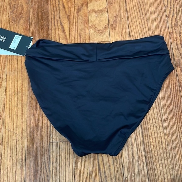 Coco Reef Serene Cross Over Bikini Bottom - Classic Solids Black size XL NWT - Picture 4 of 10